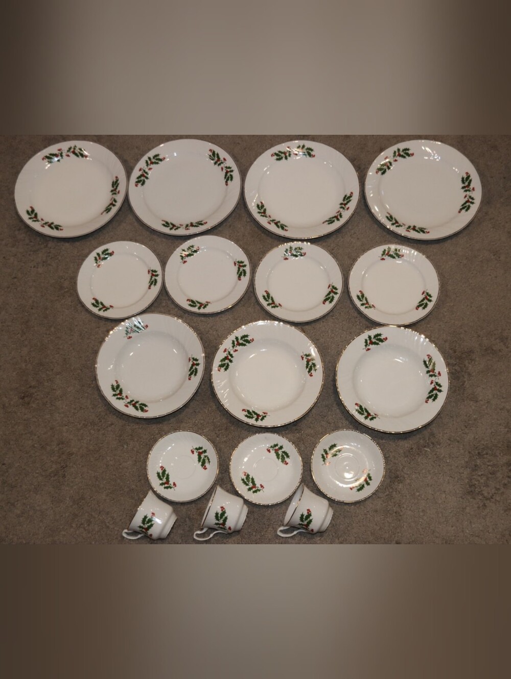 ARPO Romanian Christmas Dinnerware Set